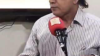 Nasir Ali reciting his poetry