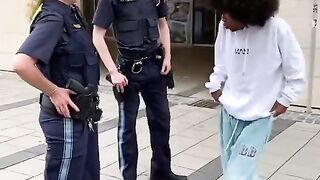 Police past the vibe????