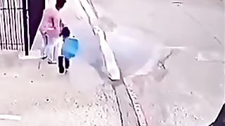 Can a child be strong like that ????????????