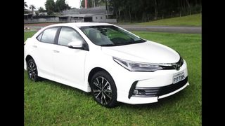 O carro de luxo ex técnico tite tem 164 cavalos de potência e 16 válvulas.