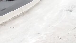 chinsise truck vs america truck driverr