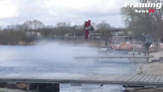 Penemu Jet Suit 'Iron Man', Richard Browning melakukan persiapan untuk seri balapan Internasional