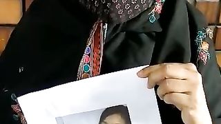 Plz help to her she has lost her daughter ????????
