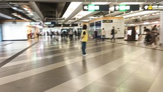 suasana di dalam MTR