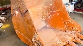 Rebuilding Of Excavator Bucket 2