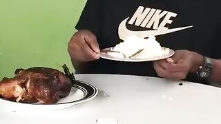 TENGO MAS VIDA QUE UN GATO