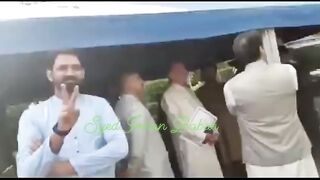 Imran khan zaman park me aftari k mumelat daikty hoye