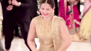 Hania amir full dance ???? video????????