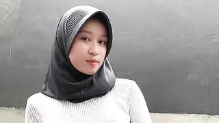 Hijab montok