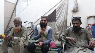 Beta Mazoor Hi Aur Bap Buzurg Kamane Wala Koi Nhi | Murshid Kareem Foundation