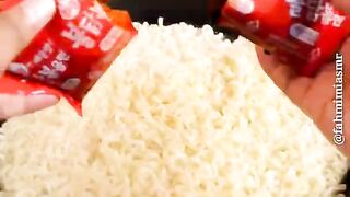 Mukbang spicy samyang