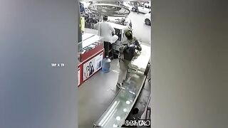 25 Funny Moments Of Pakistani People Part - 16