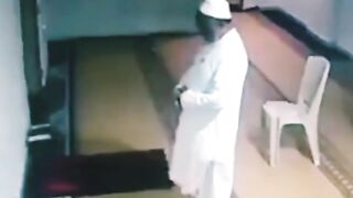 موت آ کے رھے گی وقت مقررہ پر
