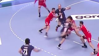Shorts #2 handball