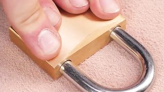 Melting Metal On Kinetic Sand!