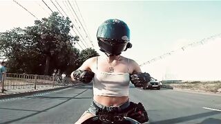 Катаюсь))