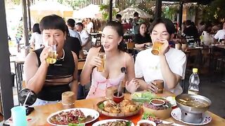 The Most Popular And Funniest Restaurant Owner In Thailand - Chicken Mortar Restaurant in Pattaya