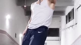 See tinh, dance
