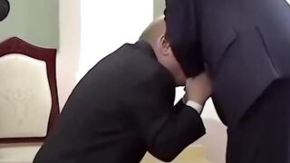 حقيقة ركوع  بوتين للرئيس الصيني / لقطة اثارث ضجة عالمية