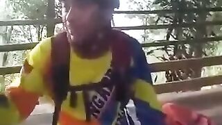 Menyengaksarakan