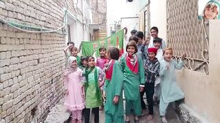 بچوں نے تحریک انصاف کی ریلی نکالیGair Siyasi Nahi - "Imran Khan leader hai aur baki saray chor hain"