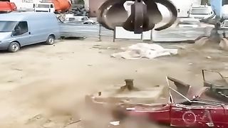 Skilled craftsmen work as easily as they live 2