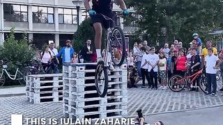 Would you volunteer for this crazy bike show?!