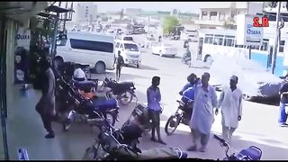 Karachi me Dakaiti ki waredat