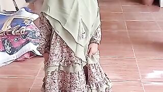 Coba baju muslim