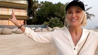 This $24 million dollar mansion has a real snow ❄️️ room... in the middle of the desert!!! ????  Thanks to The Heart of Europe