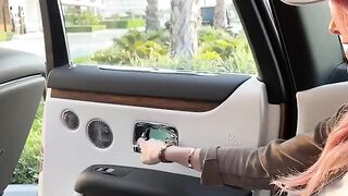 The Rolls Royce Ghost comes with so many cool features
