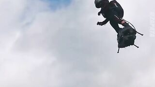 This homemade jet-powered board has 5 engines