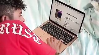 Je Connect son téléphone à la tv