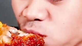 WHAT IS THE ONLY ME WHO SEE TANBOY KUN EAT SO WANT‼️