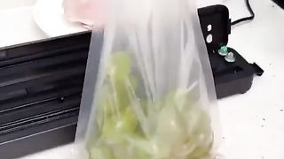 Vacuum sealer machine..