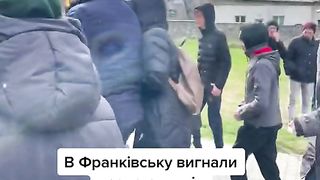 В ИВАНОВО-ФРАНКОВСК ГОНЯТ РУСКИ ПОПОВЕ