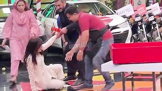 Jeto Pakistan show in Lahore shashata lodhi bghty hoyaenechy gar offer