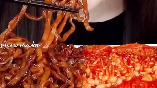 Black bean noodles & enoki mushrooms