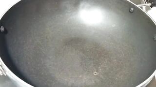 Sandwich banaye tave par ????????????