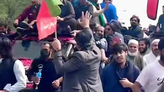 Khan Saab ki Garri Daikho Zarra