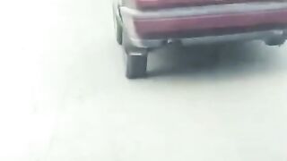 Une voiture à 3 roues