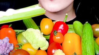 Fresh vegetables eating sounds