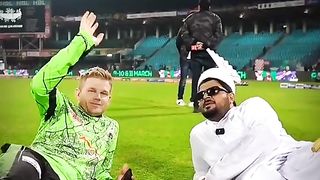 Sam Billings speaks urdu