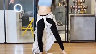 LEARN BELY DANCE AT MOVE THE DANCE SPACE WITH MEDHAVI MISHRA 2