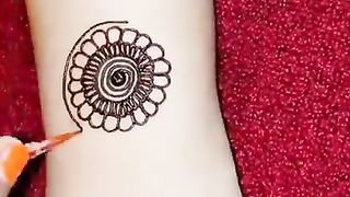 Backhand Mehndi Design