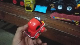 mobil merah unik dan lucu