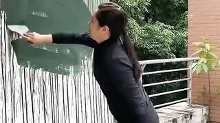 Painting a marvelous horse that blends with the background