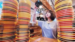 1$ Per Plate Sushi Train Mukbang! | Tzuyang Mukbang