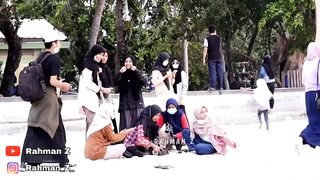 Kompilasi prank Cium tangan cewek cantik di tempat umum Cewek indonesia