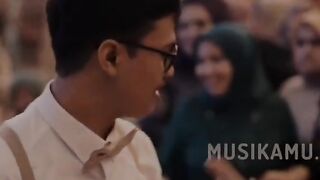 El Corona:ikan di dalam kolam
